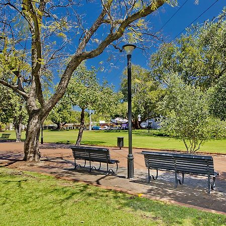 Myozexp Palmerston Lodge Perth Exterior photo
