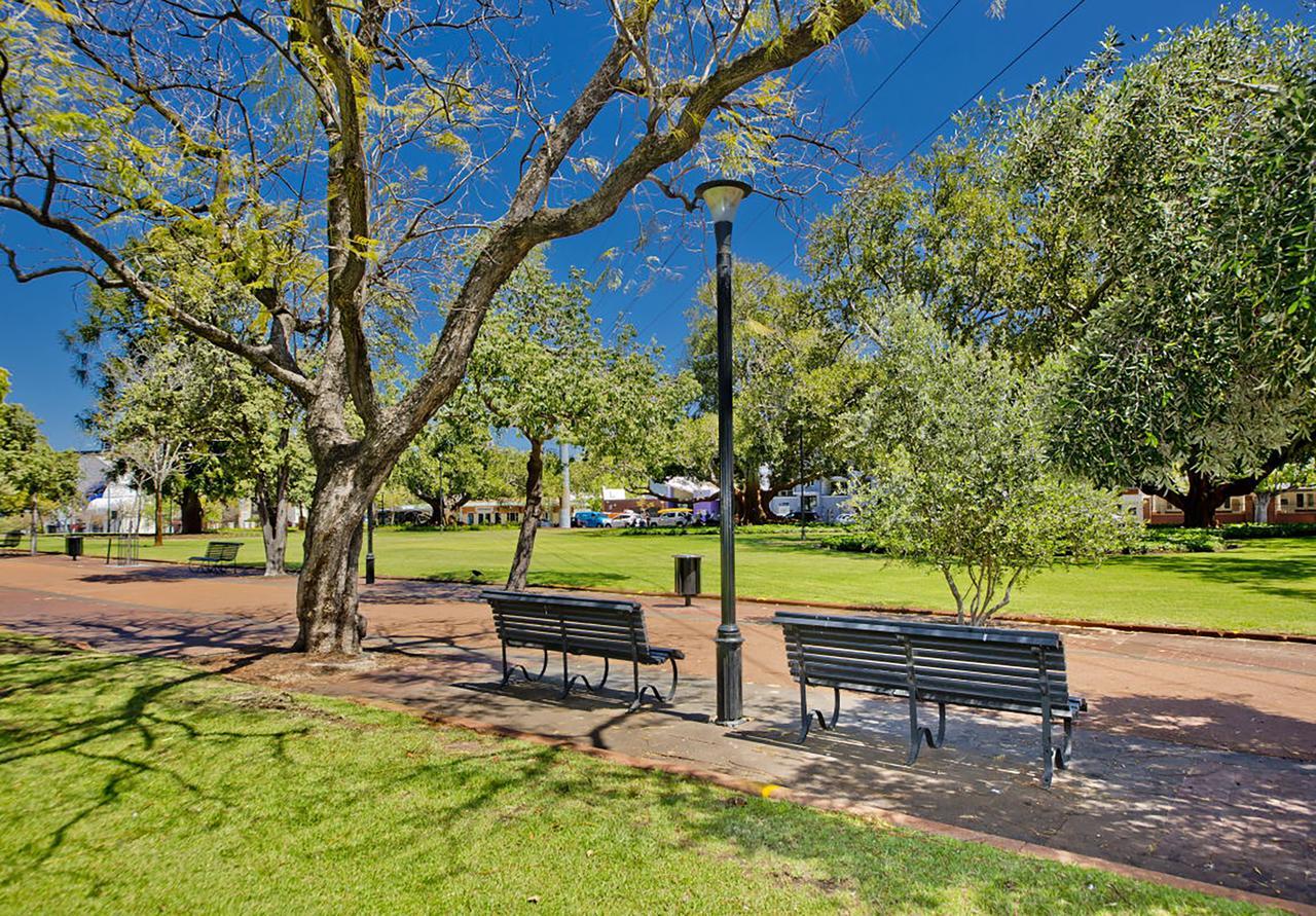 Myozexp Palmerston Lodge Perth Exterior photo